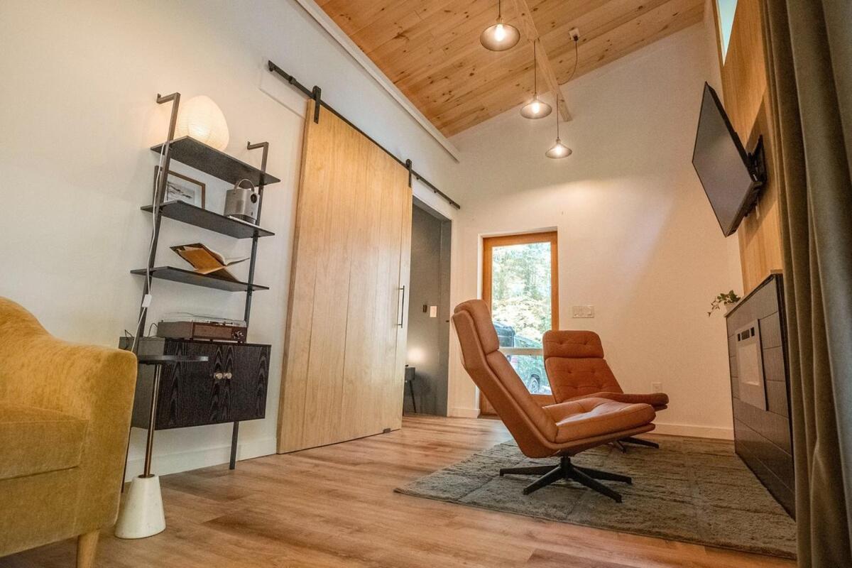 Couple's With Outdoor Movies, Firepit And Hot Tub - Rose Peak Loft Holiday home Blue Ridge