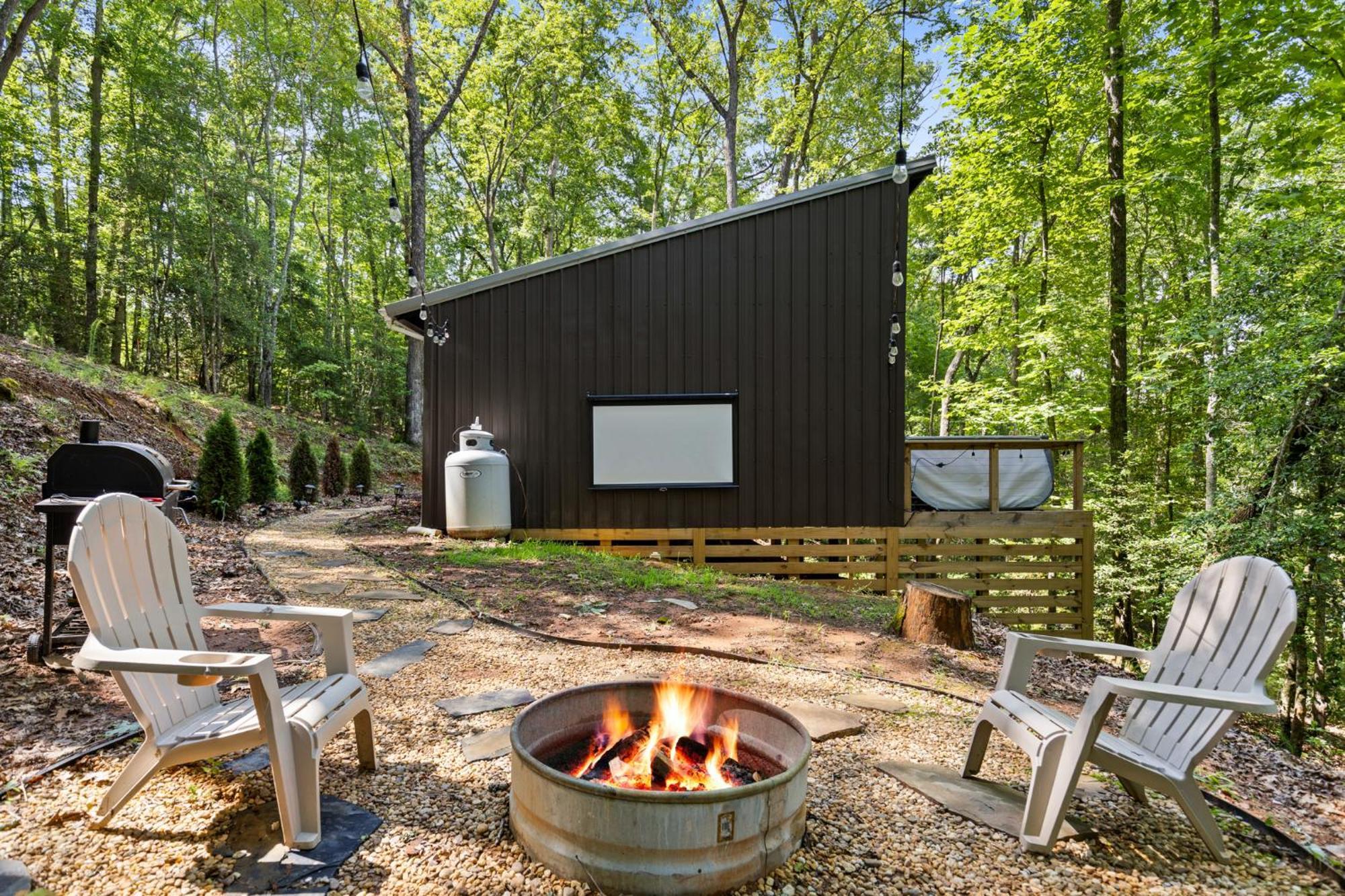 Holiday home Couple's With Outdoor Movies, Firepit And Hot Tub - Rose Peak Loft